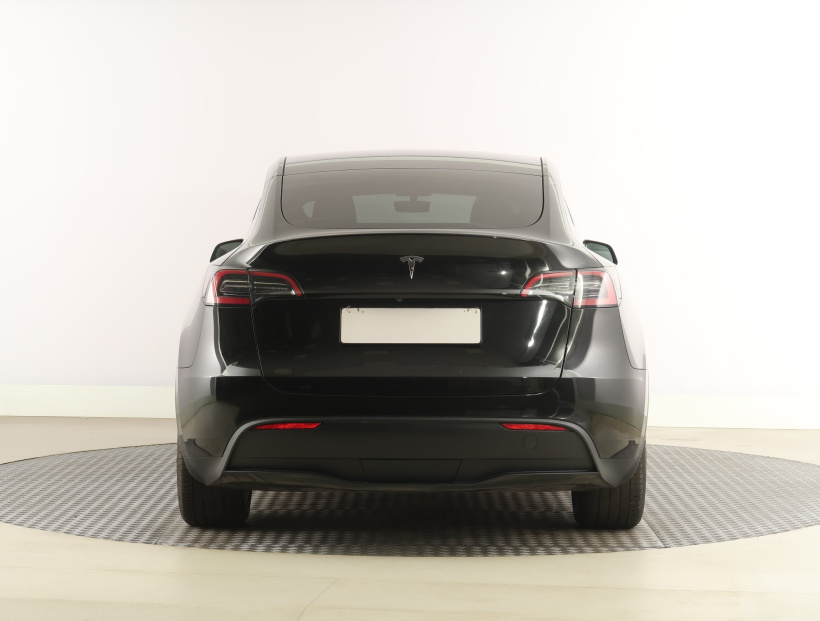 Tesla Model Y, 2023