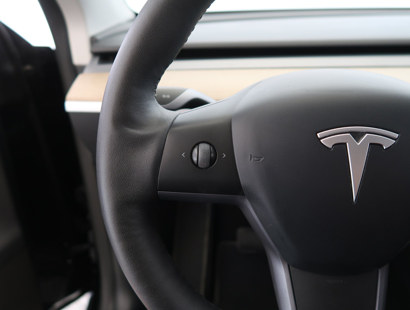 Tesla Model Y, 2023