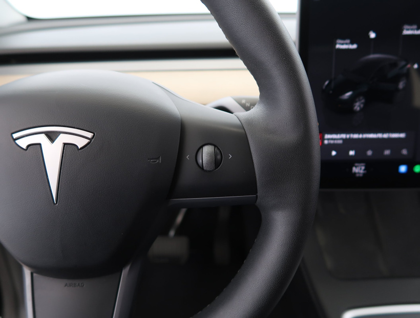 Tesla Model Y, 2023