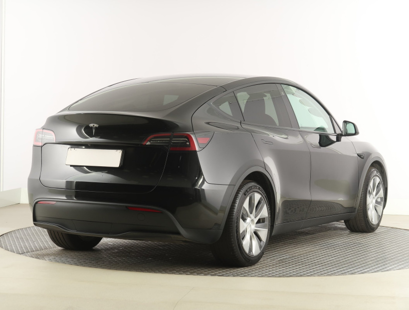 Tesla Model Y, 2023