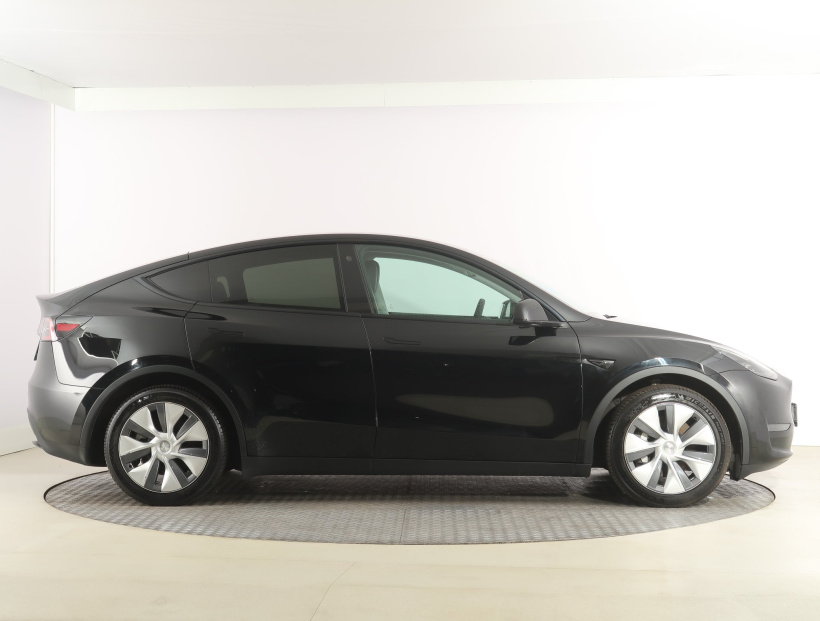 Tesla Model Y, 2023