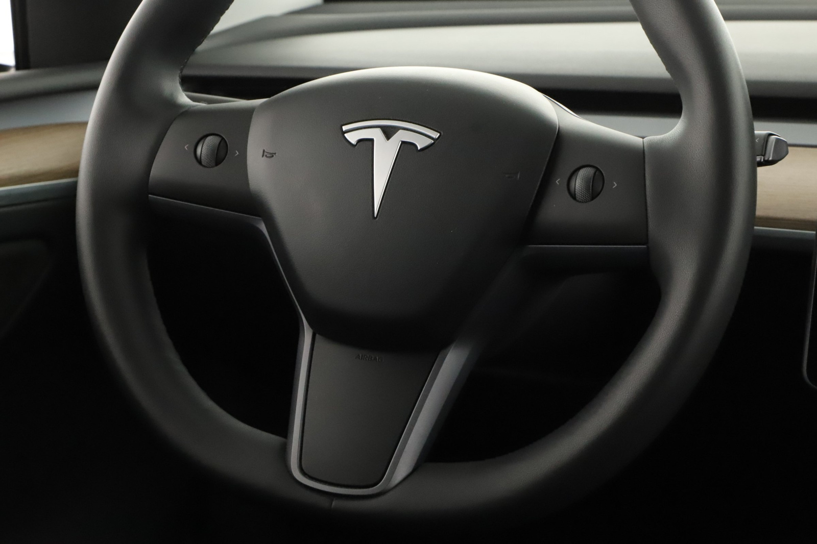 Tesla Model Y Long Range AWD – fotografie 29