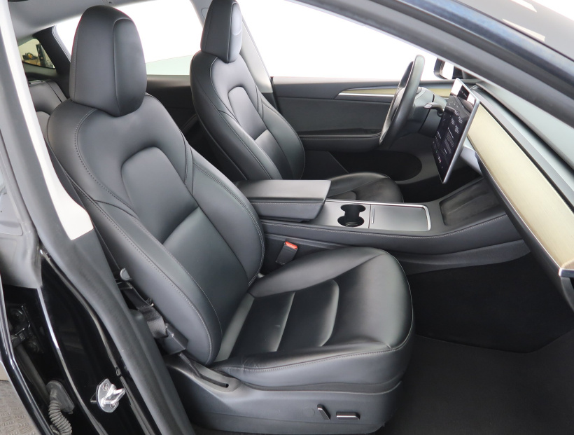 Tesla Model Y, 2023