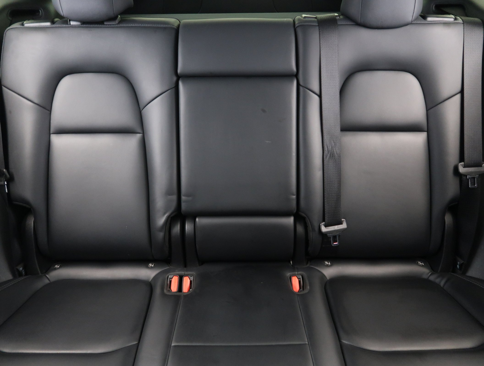 Tesla Model Y Standard Range – fotografie 14
