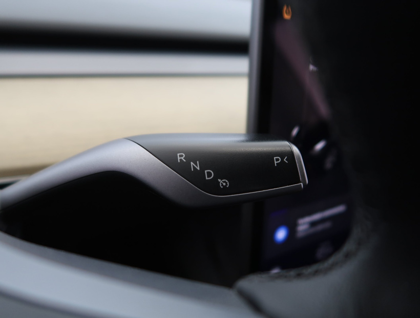 Tesla Model Y, 2023