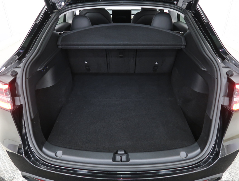 Tesla Model Y, 2023