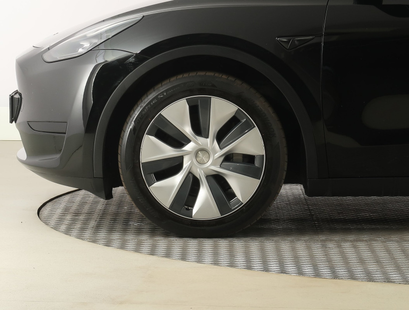 Tesla Model Y, 2023