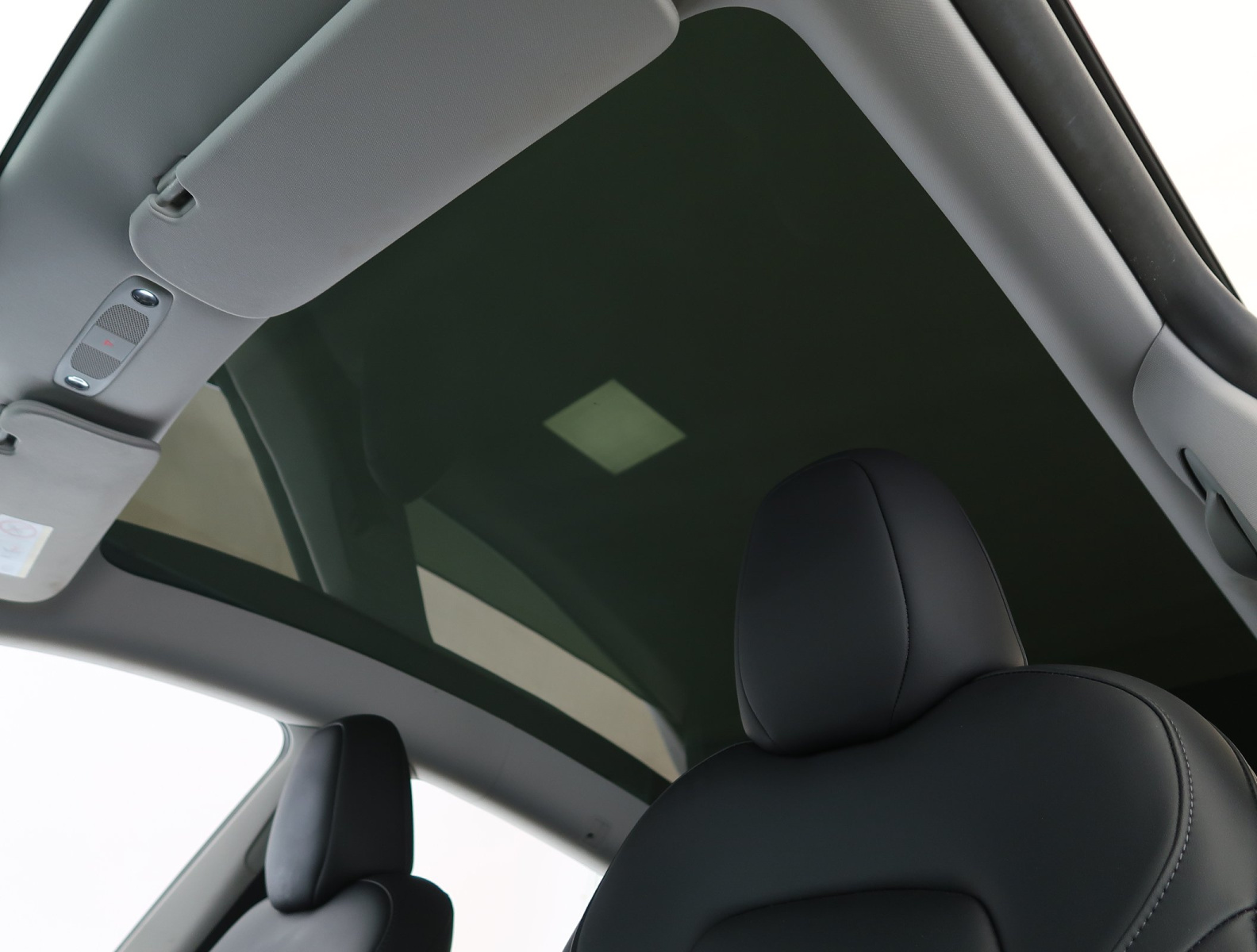Tesla Model Y Standard Range – fotografie 23