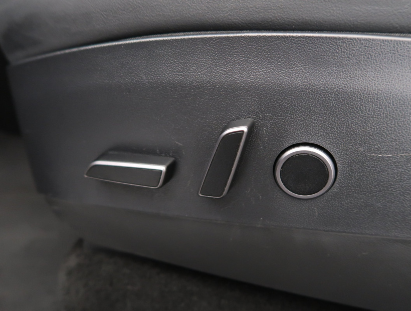 Tesla Model Y, 2023