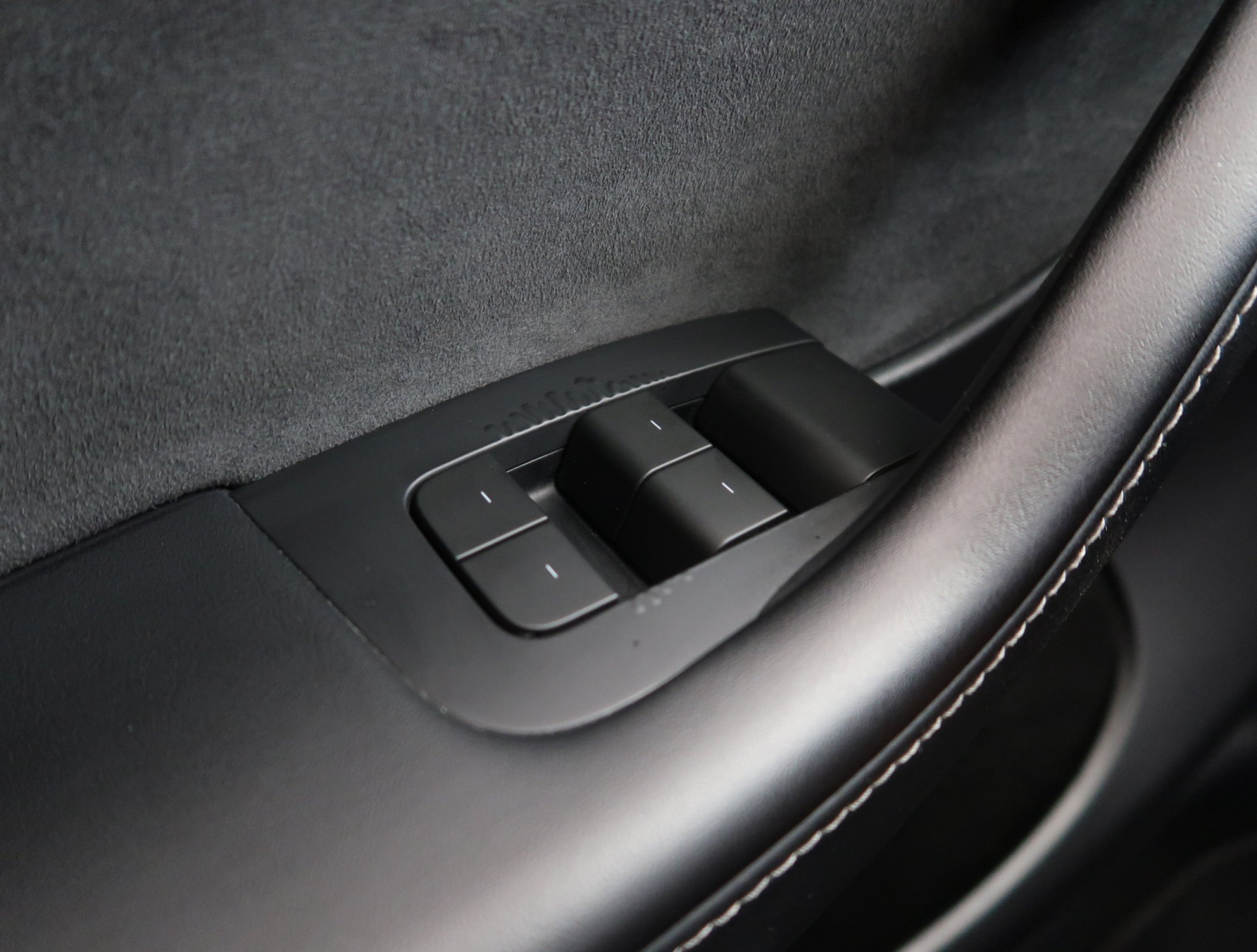 Tesla Model Y Standard Range – fotografie 27