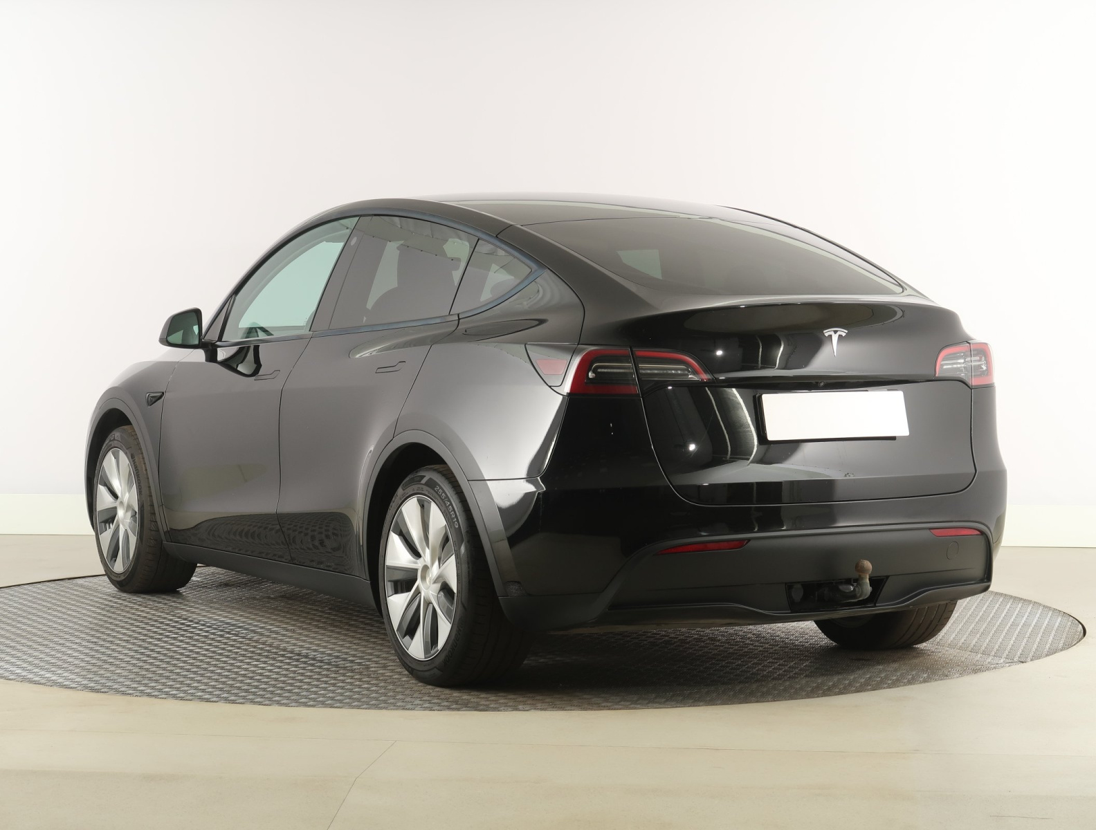 Tesla Model Y Standard Range – fotografie 5