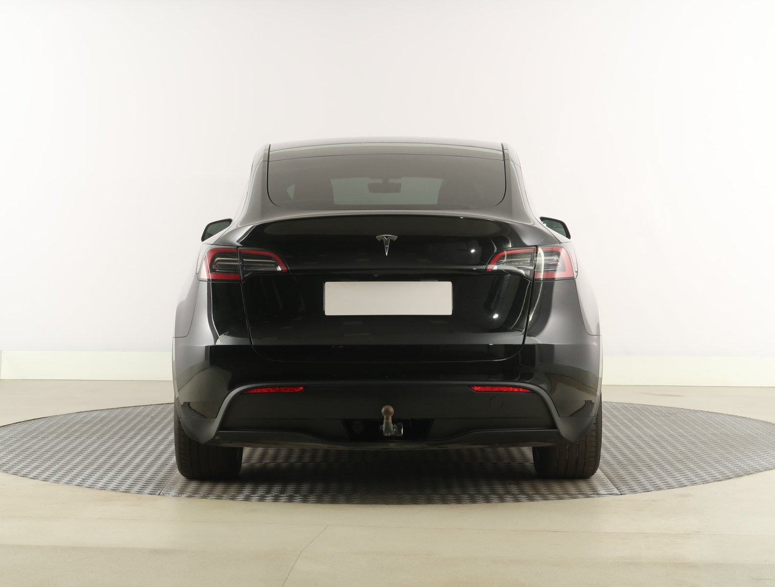 Tesla Model Y Standard Range – fotografie 6
