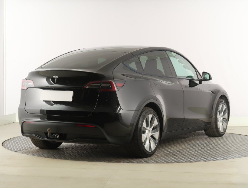 Tesla Model Y, 2023