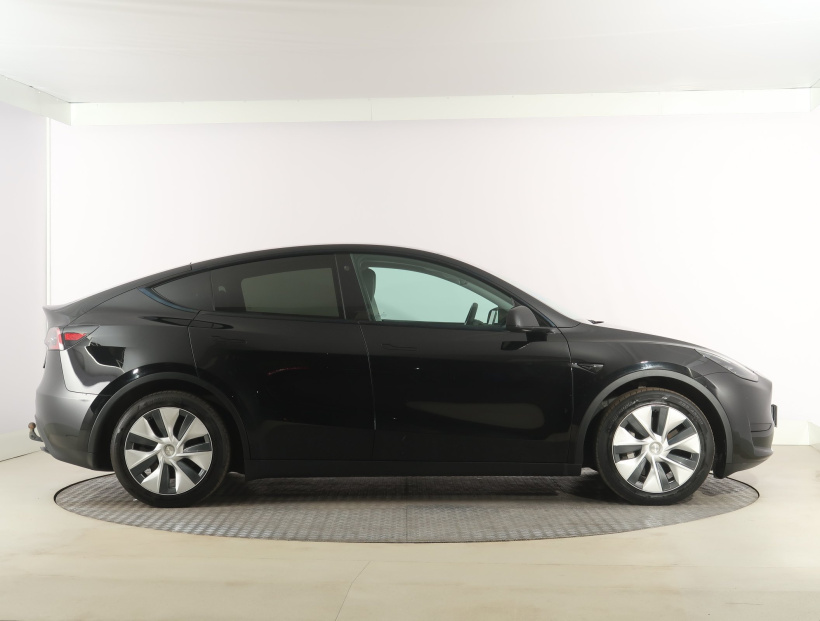 Tesla Model Y, 2023