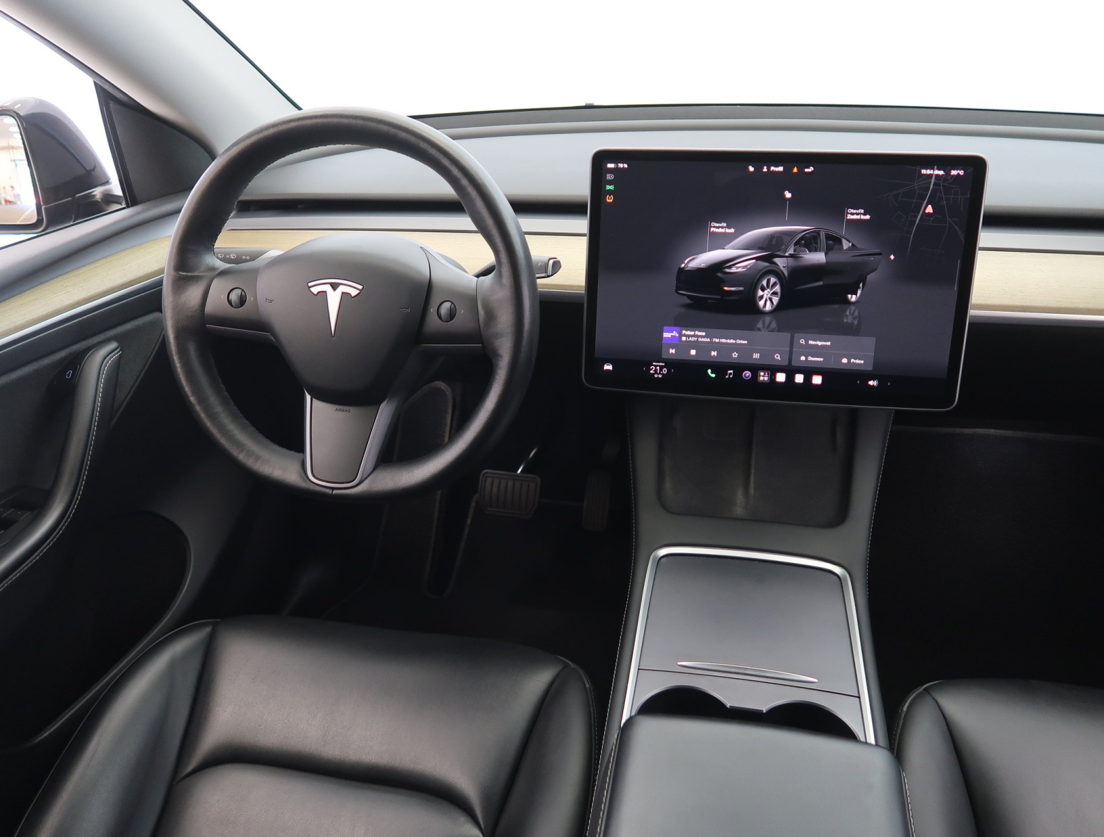 Tesla Model Y Standard Range – fotografie 9