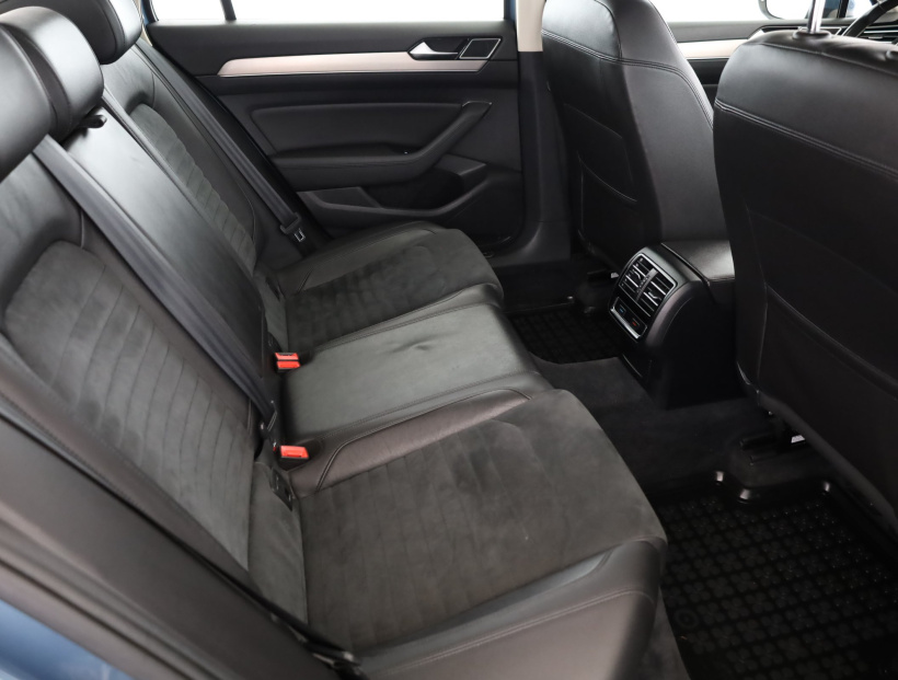 Volkswagen Passat, 2015