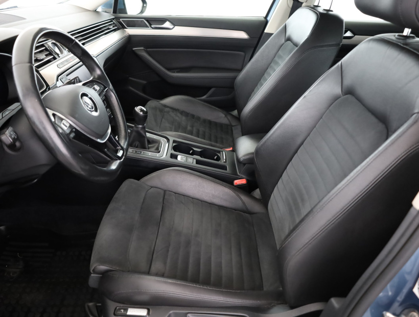 Volkswagen Passat, 2015