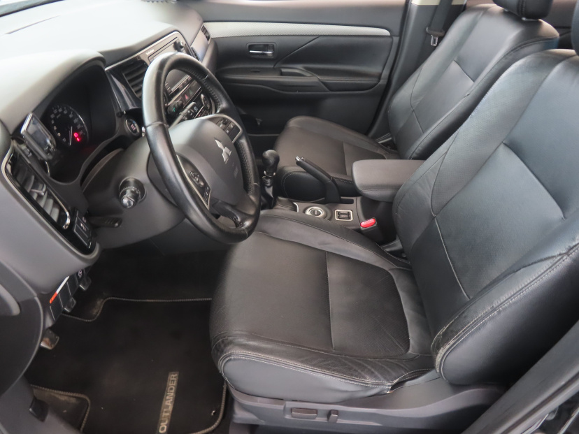 Mitsubishi Outlander, 2014