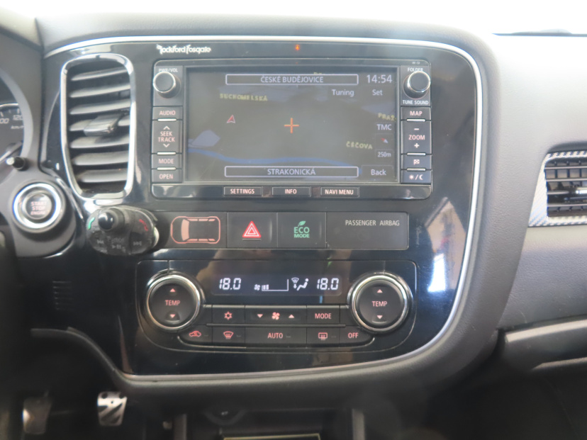 Mitsubishi Outlander, 2014