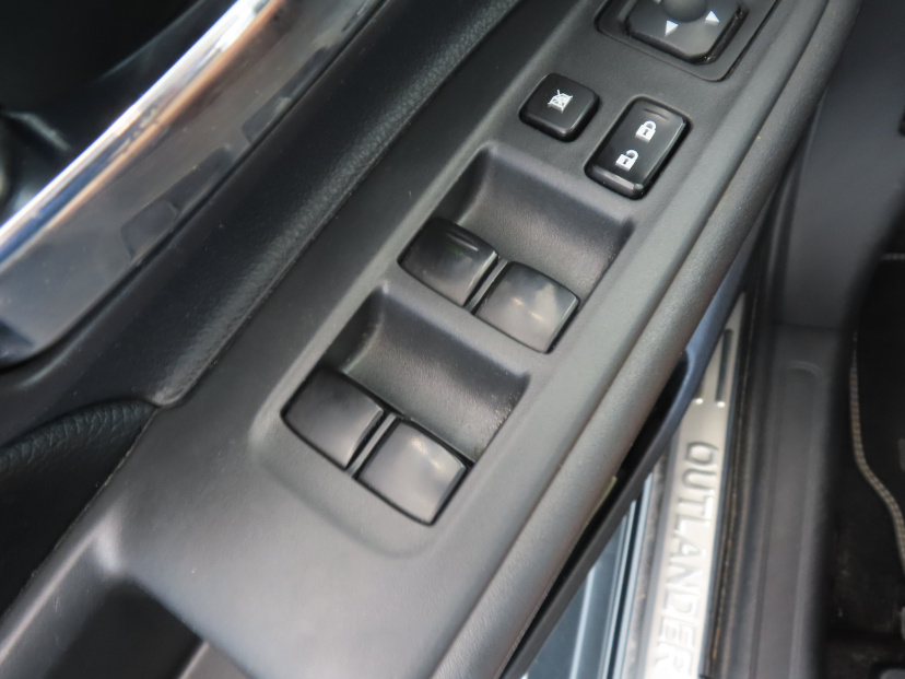 Mitsubishi Outlander, 2014