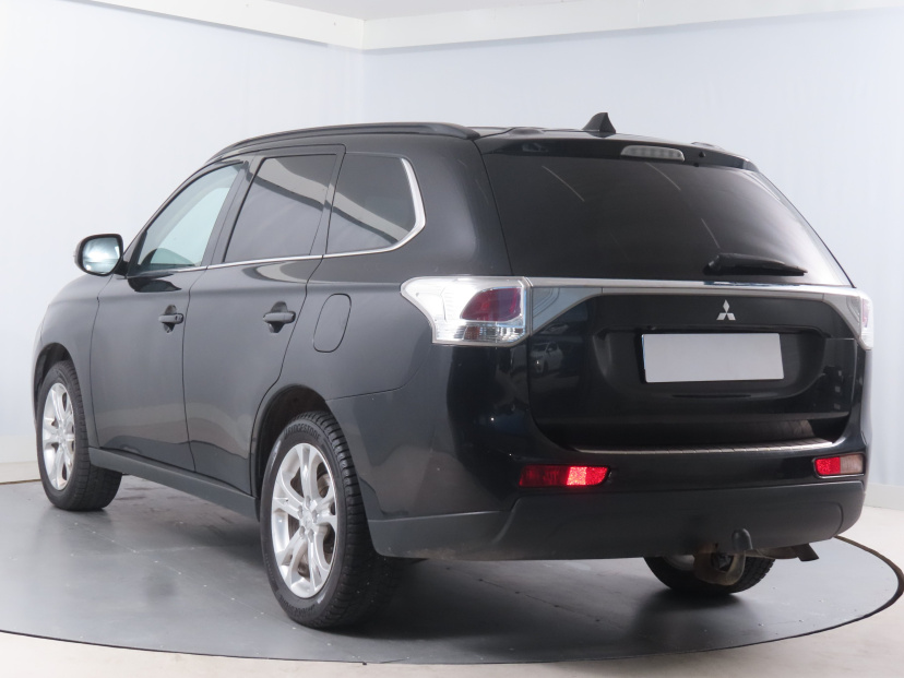 Mitsubishi Outlander, 2014