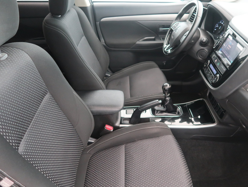 Mitsubishi Outlander, 2017