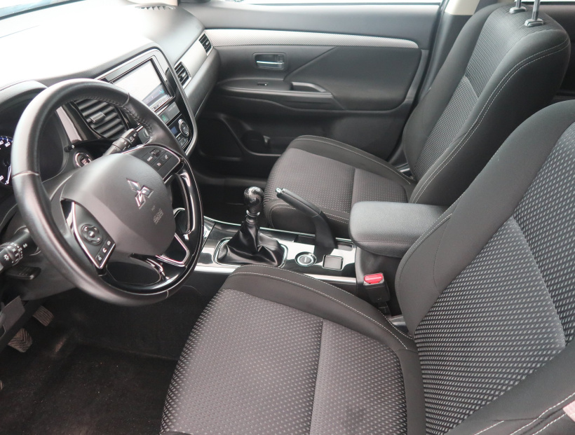Mitsubishi Outlander, 2017