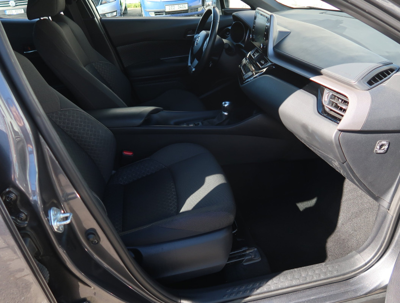 Toyota C-HR, 2022