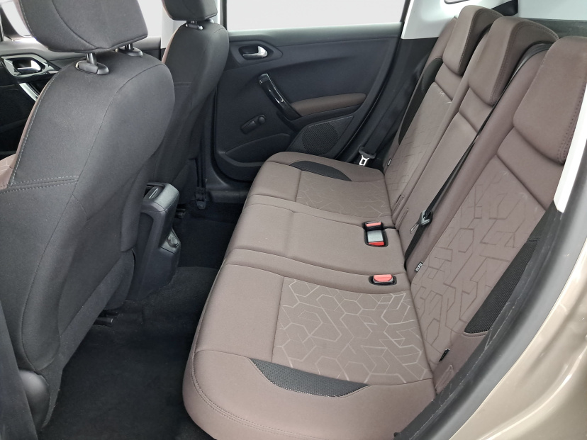 Peugeot 2008, 2015