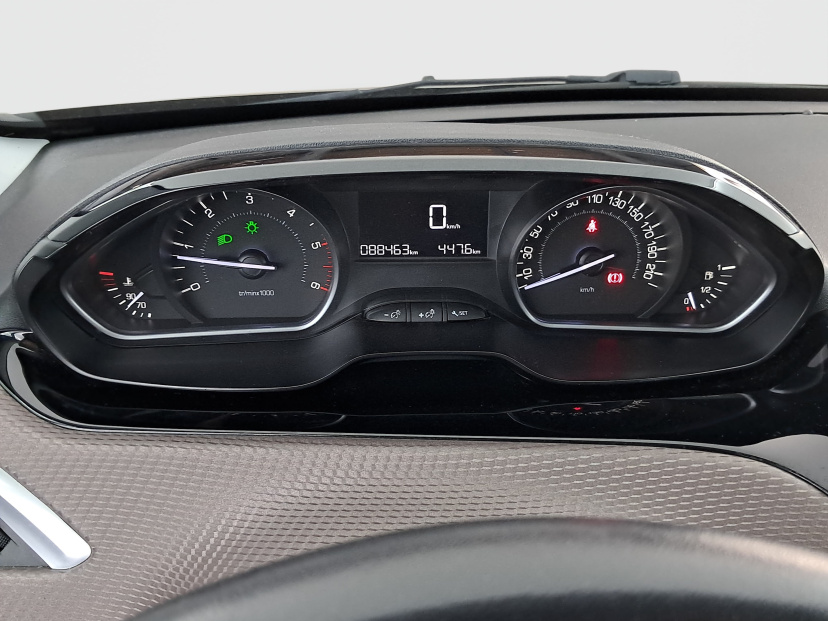 Peugeot 2008, 2015