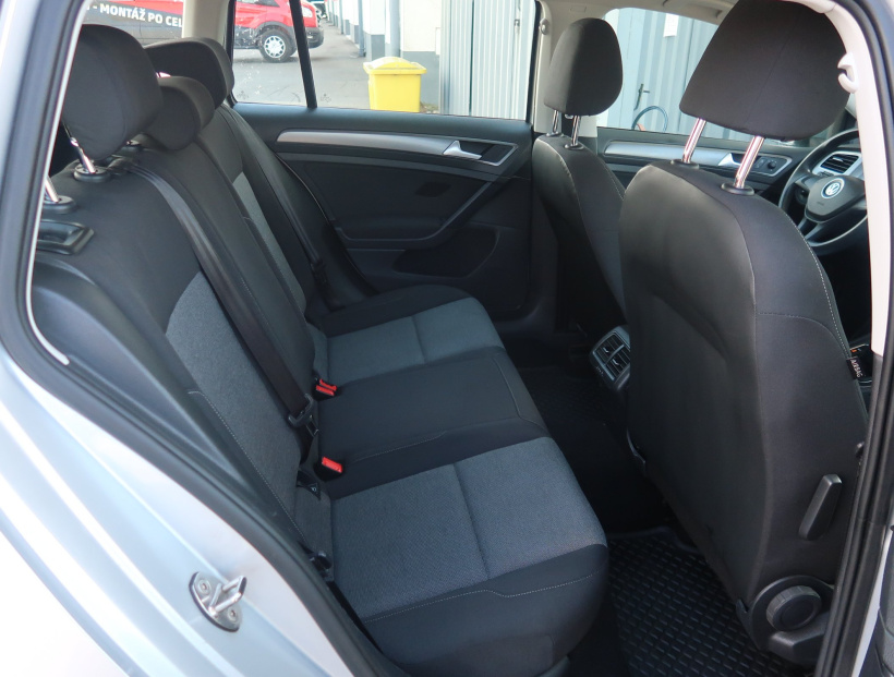 Volkswagen Golf, 2015