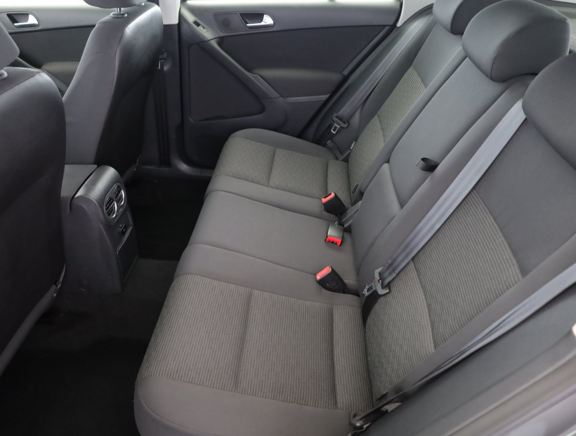 Volkswagen Tiguan, 2012