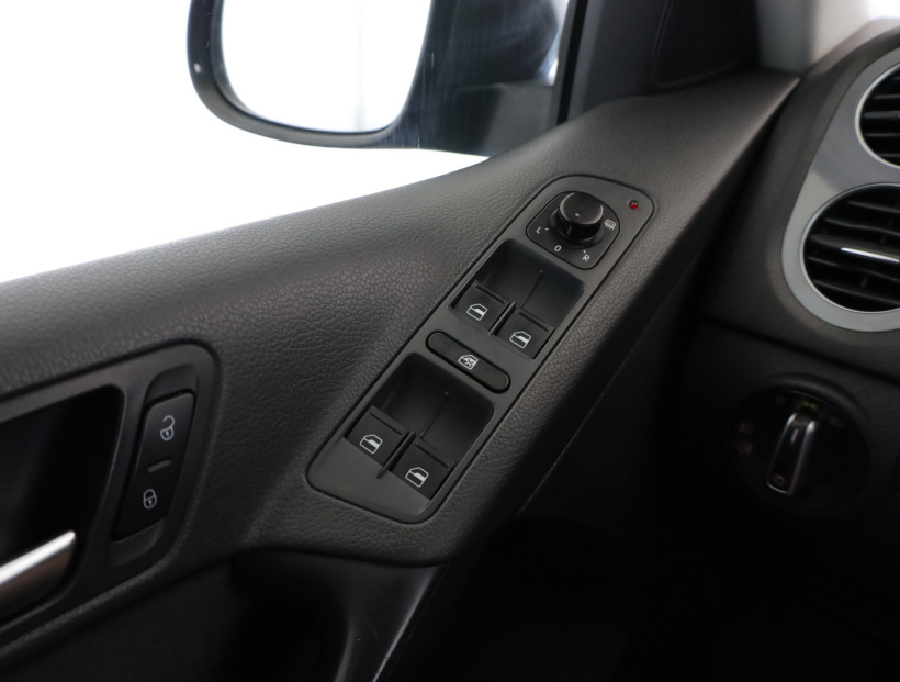 Volkswagen Tiguan, 2012