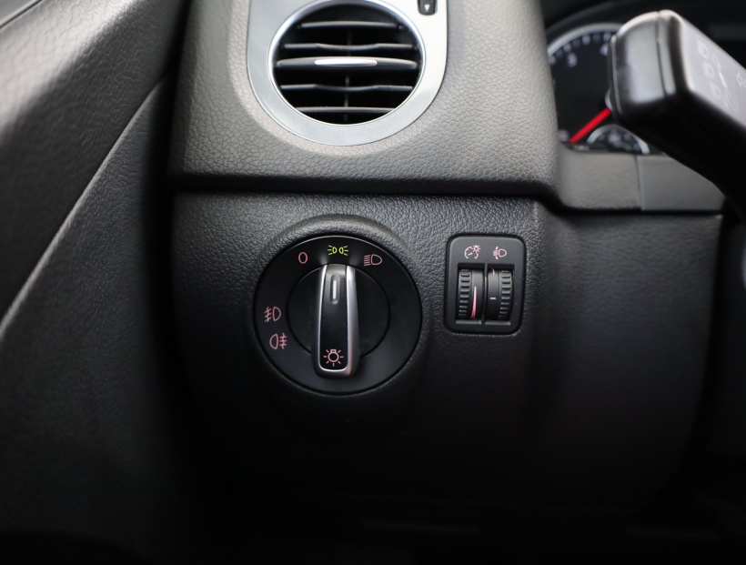Volkswagen Tiguan, 2012