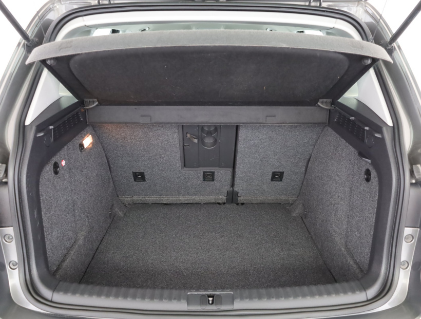 Volkswagen Tiguan, 2012