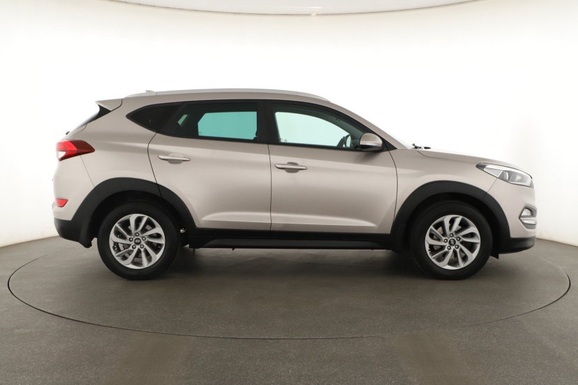 Hyundai Tucson, 2016
