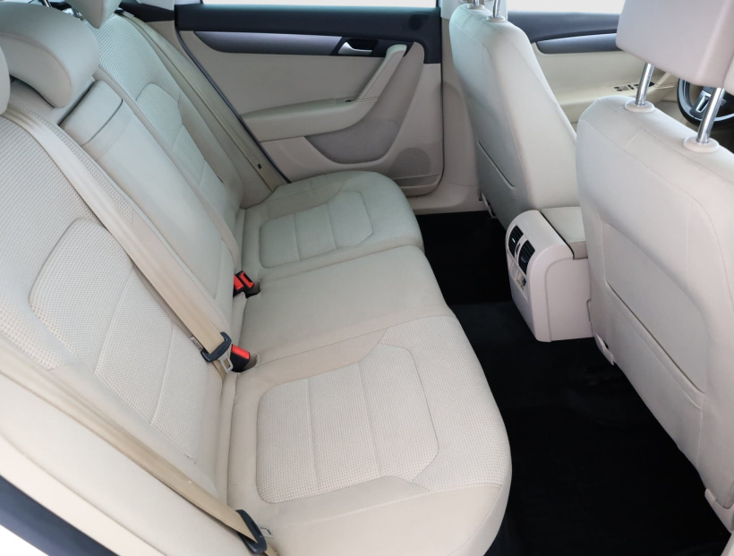 Volkswagen Passat, 2013