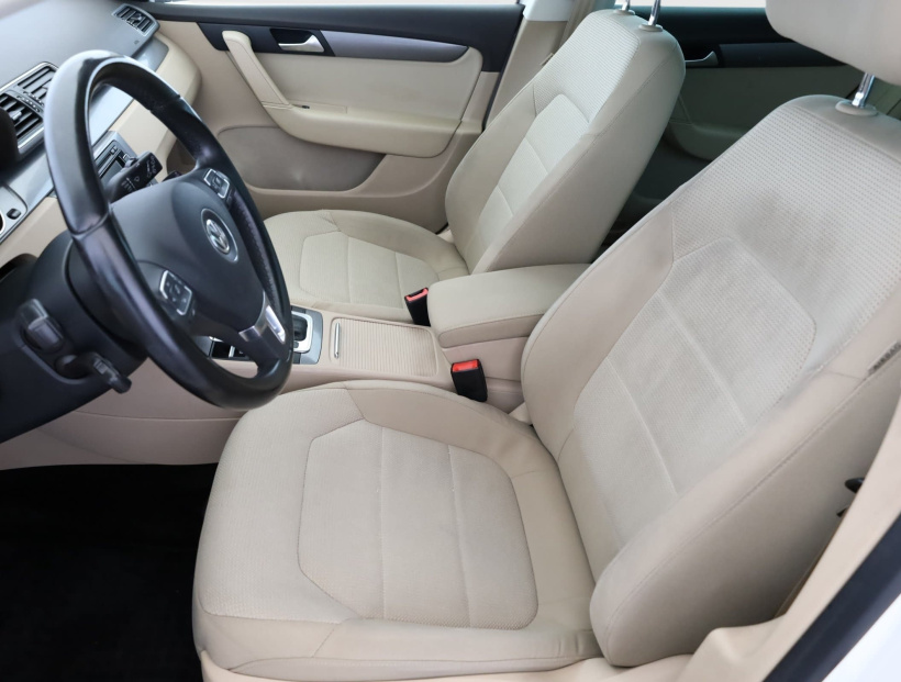 Volkswagen Passat, 2013
