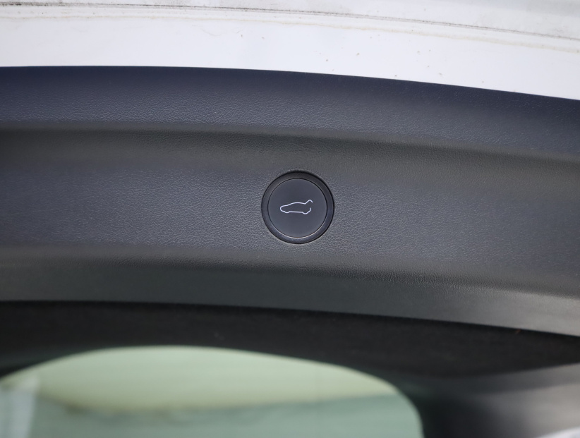 Tesla Model Y, 2022