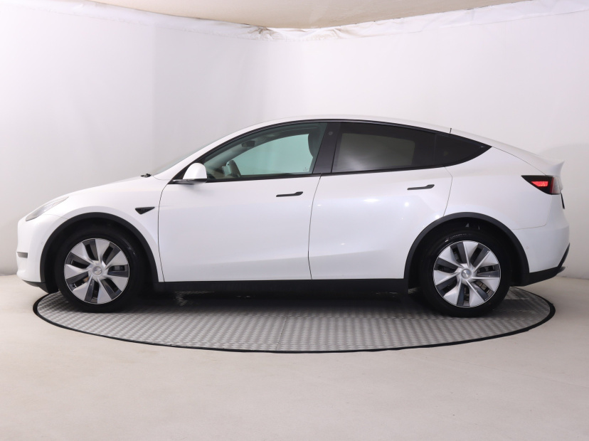 Tesla Model Y, 2022