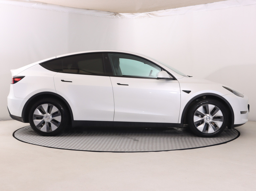 Tesla Model Y, 2022