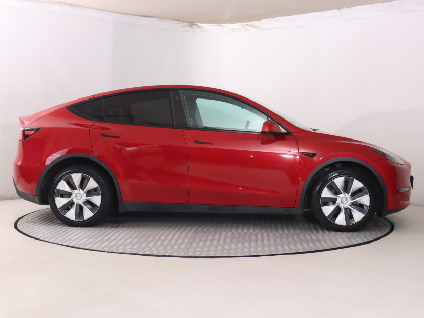 Tesla Model Y, 2022