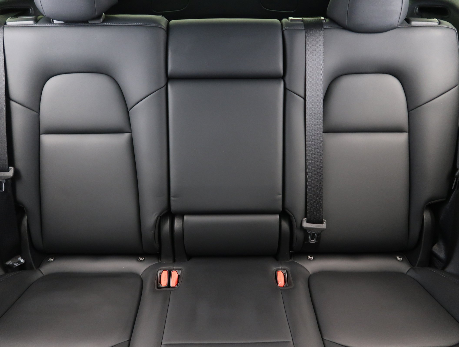 Tesla Model Y Standard Range – fotografie 14