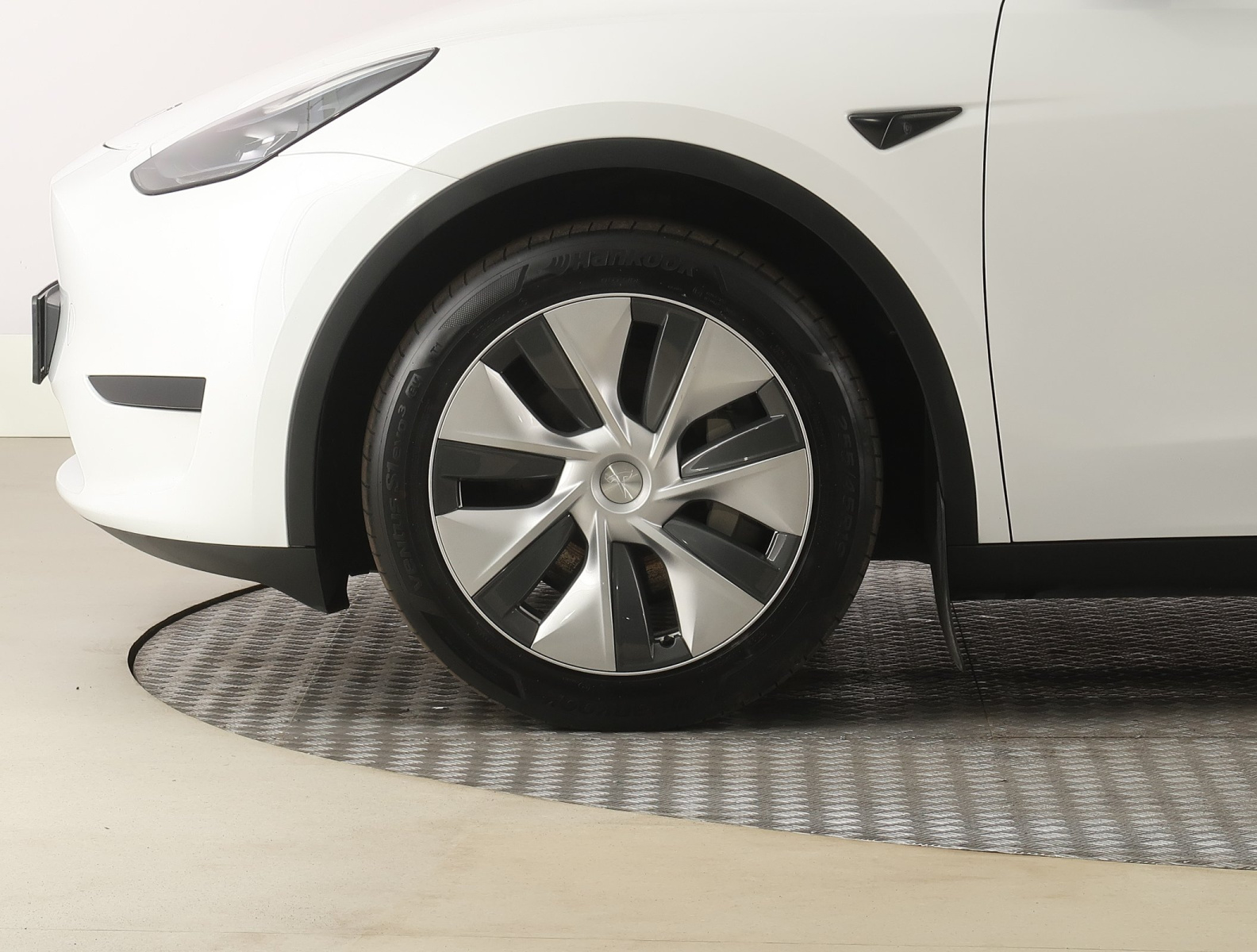 Tesla Model Y Standard Range – fotografie 20