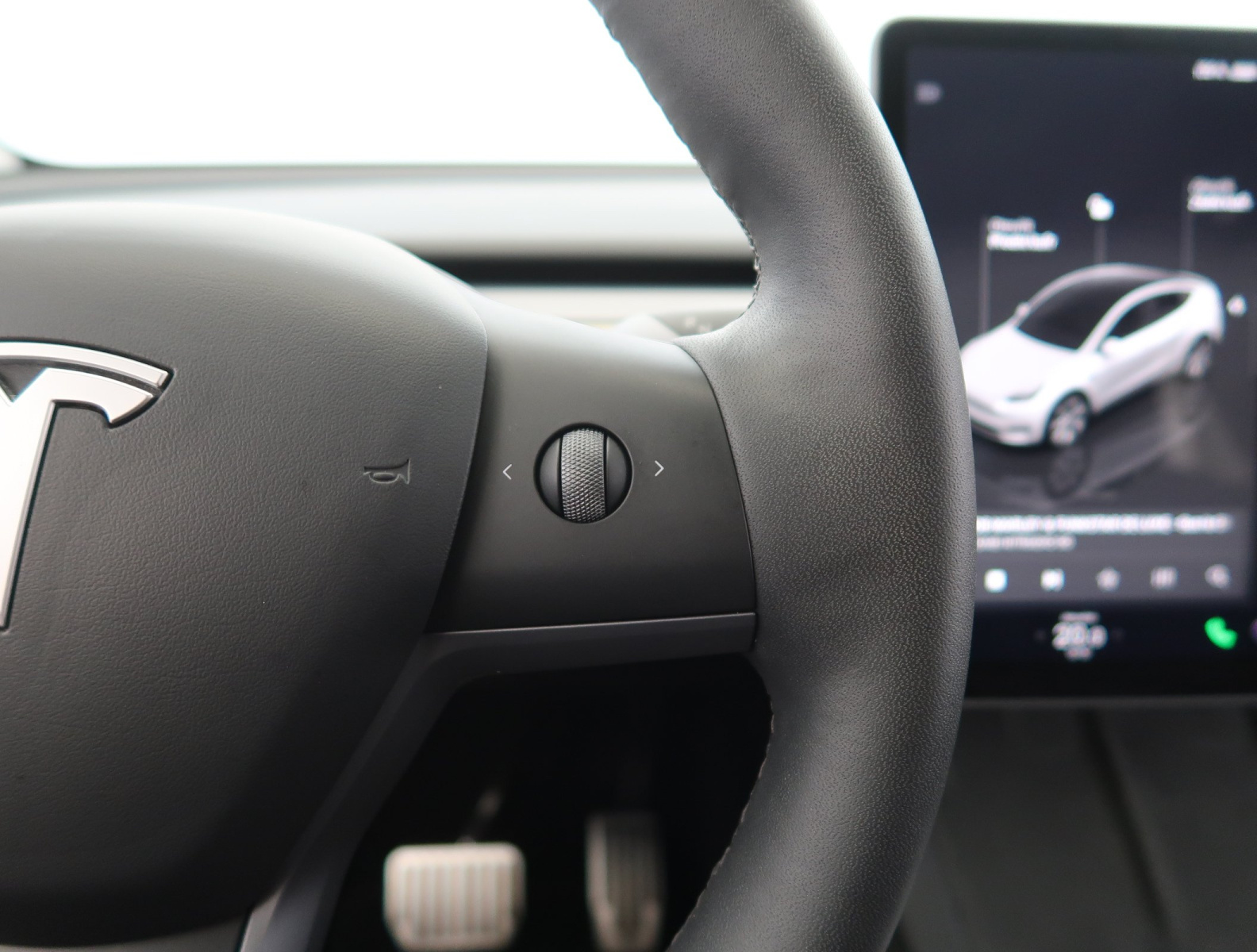 Tesla Model Y Standard Range – fotografie 22