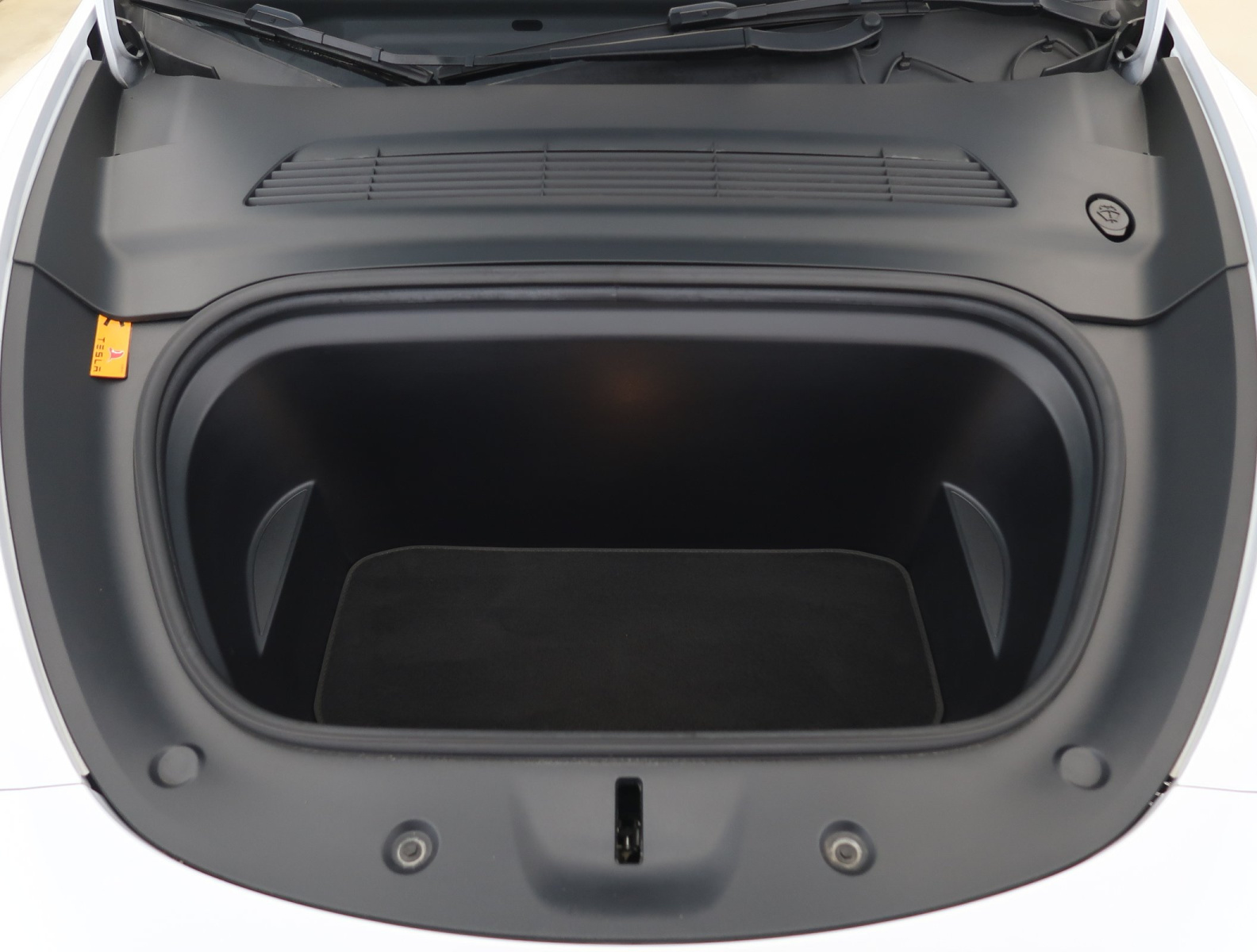 Tesla Model Y Standard Range – fotografie 23