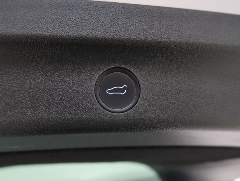 Tesla Model Y, 2023