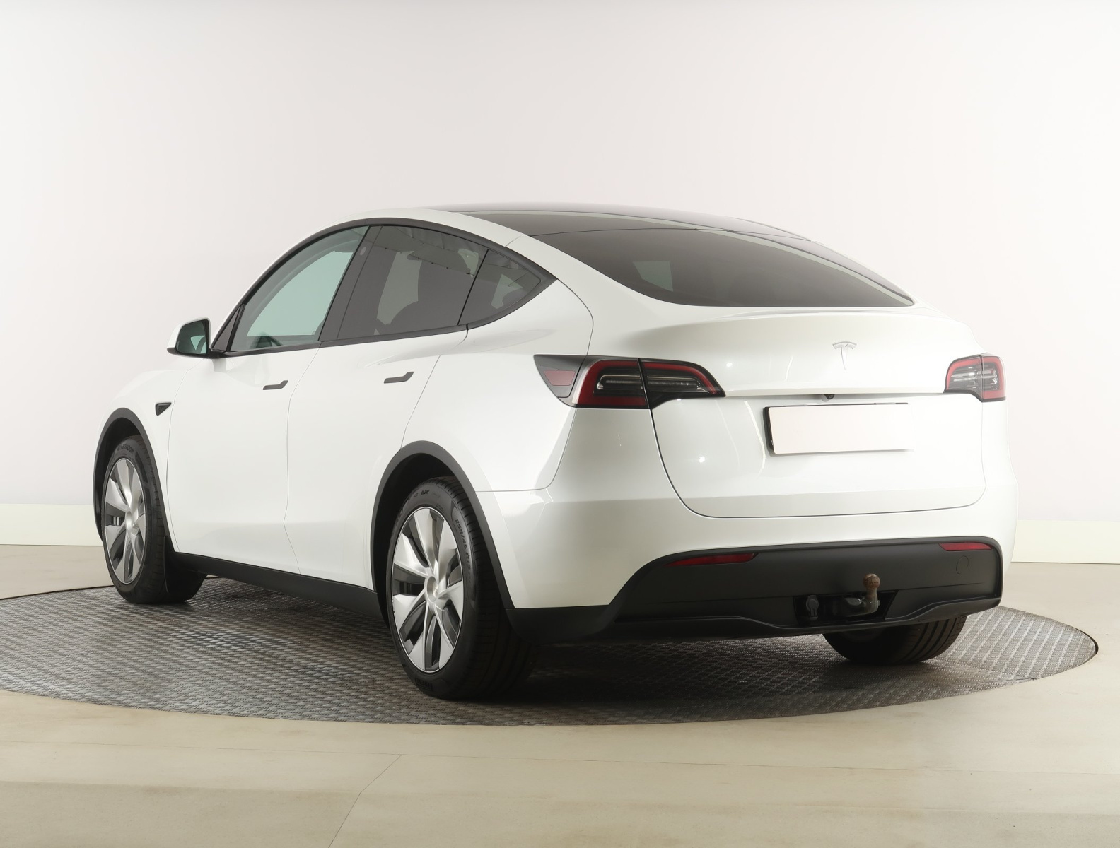 Tesla Model Y Standard Range – fotografie 5