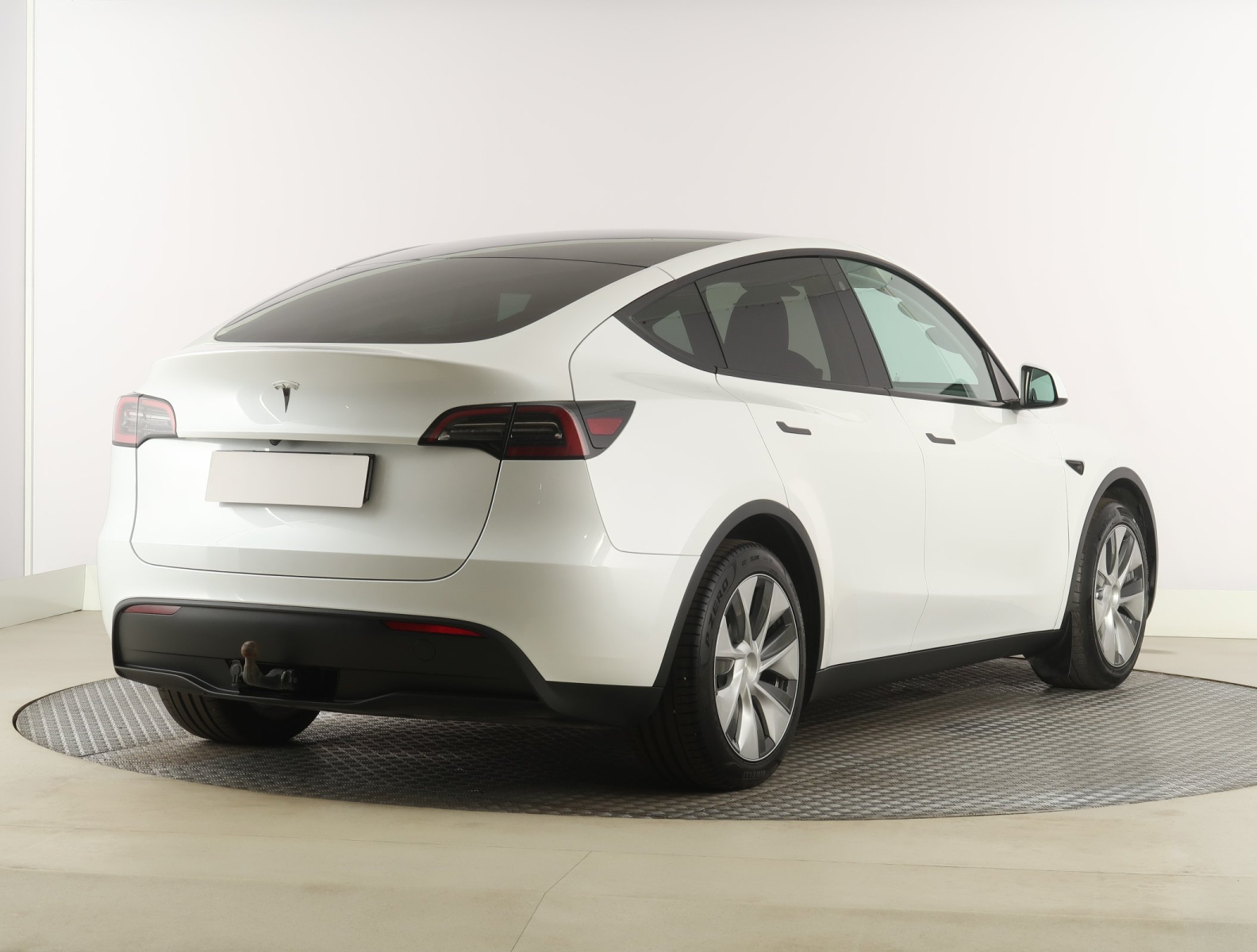 Tesla Model Y Standard Range – fotografie 7