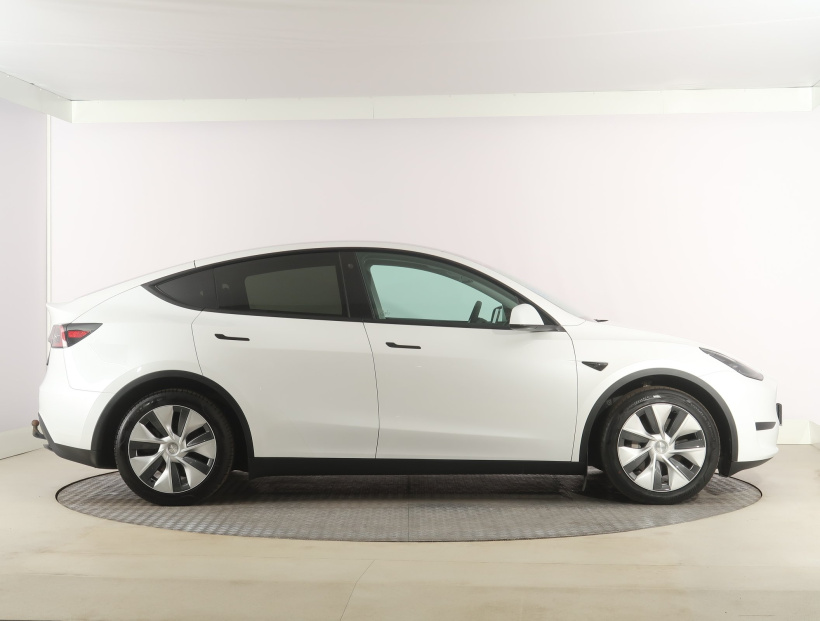 Tesla Model Y, 2023